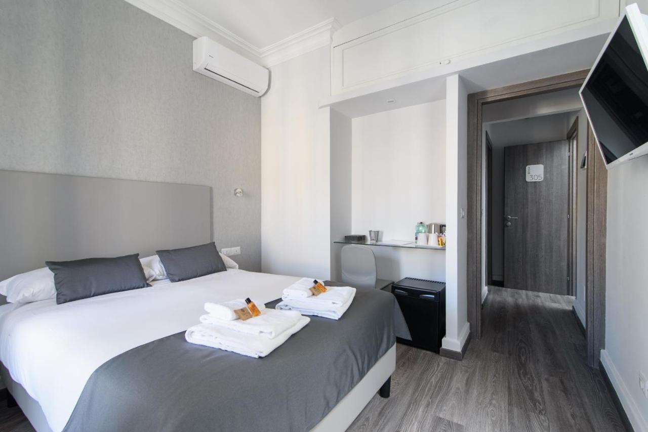 White Caesar Guesthouse ローマ エクステリア 写真